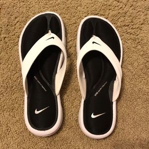 Nike flip flops